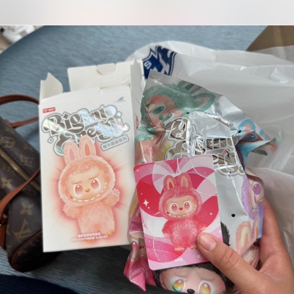 Labubu Big into energy (Pink) duplicate